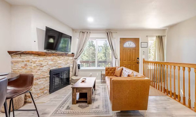 Tahoe Village Condo | Cozy Mountain Getaway in enchanting Lake Tahoe