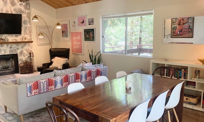 Running Springs Ski Chalet | Cozy Mountain home near lakes+summer activities