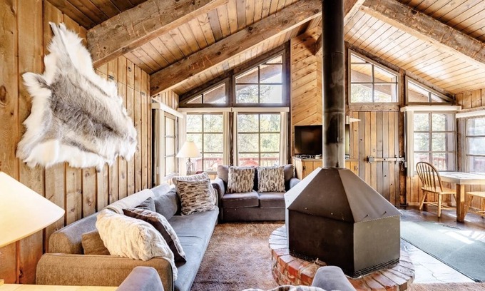 Blue River Cabin | Cozy Mountain Hideaway in Breckenridge. A Charming, Rustic Cabin Retreat