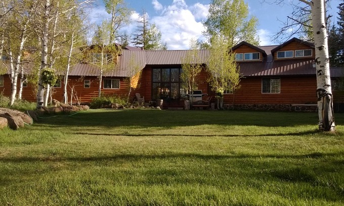 Duck Creek Village Cabin | Cozy Mountain Retreat/Great For Reunions, Family Retreats, Room For Tents!