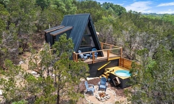 Valley Mills Cabin | Cozy nature cabin 30 minutes from Waco - pool-hot tub, views, fire pit, grill!