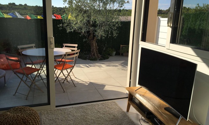 Leucate House | cozy nest sea sun rest zen atmosphere