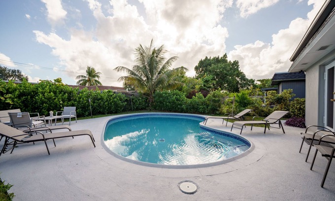 Tamarac House | Cozy Newly Re-done 3/2 w Large Pool!
