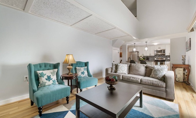 Middletown House | Cozy newly remodeled home close to major amenities in Connecticut a