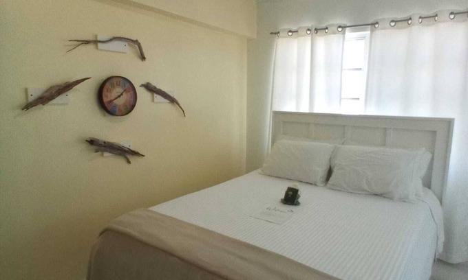 Winding Bay Apartment | Cozy Nook Studio apartment in Perfect Getaway Tarpum Bay with AC, WiFi & kitchen