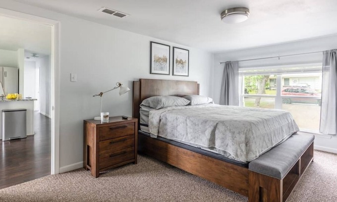 Farmers Branch House | Cozy North Dallas Gem Beautiful Home