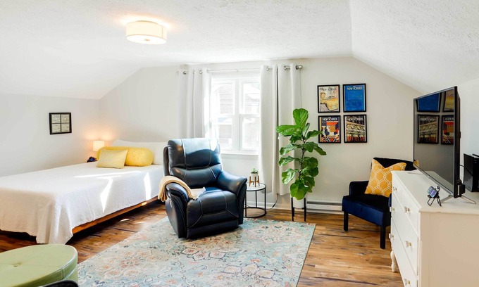 Norwalk Apartment | Cozy Norwalk Apt: Near Cedar Point & Kalahari!