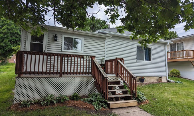 Fillmore County House | Cozy Oak Street Cottage