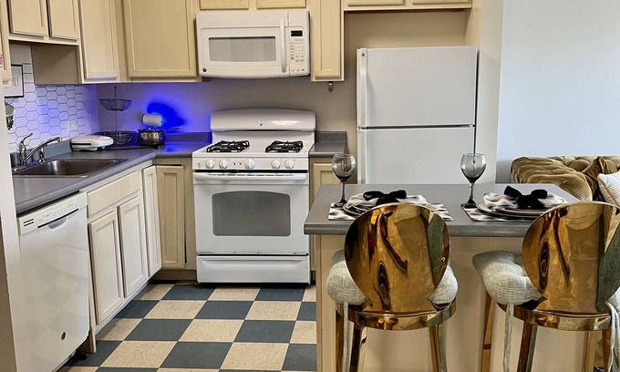 West Bronx Apartment | Cozy one bedroom- 5 min walk to yankee Stadium