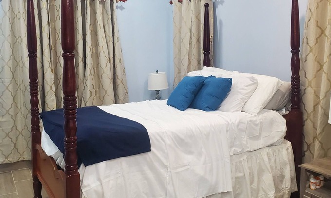 Bouvet Island House | Cozy one bedroom studio