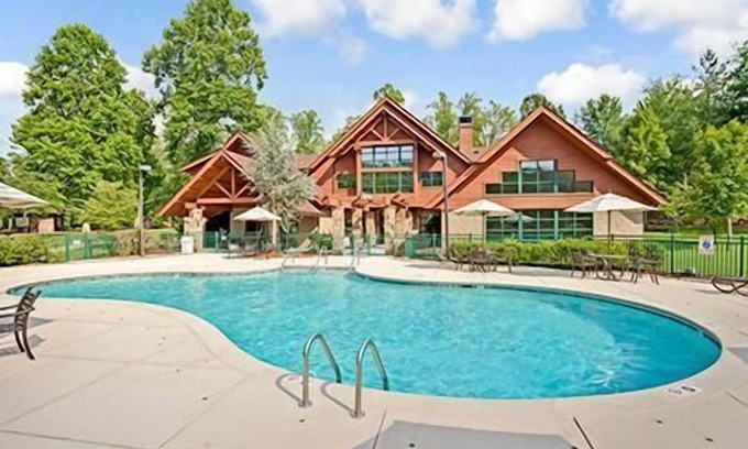 Pittman Center Resort | Cozy One Bedroom w/ Resort Indoor & Outdoor Pools, Golf Course & More!