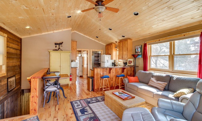 Ouray Cabin | Cozy Ouray Hideaway: Mountain Views, Steps to Main