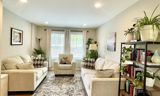 Tyrone House | Cozy, peaceful home close to: PSU Football/State College/Altoona/Raystown Lake.