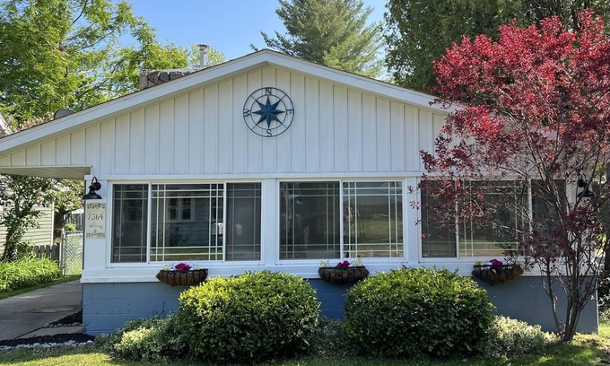 Lexington Cottage | Cozy Pet Friendly Cottage, Partial Water View, Sleeps 7, Half Block from Beach!