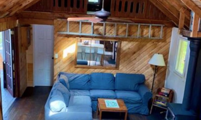 Dysart et al Cottage | Cozy Picturesque Algonquin Cottage