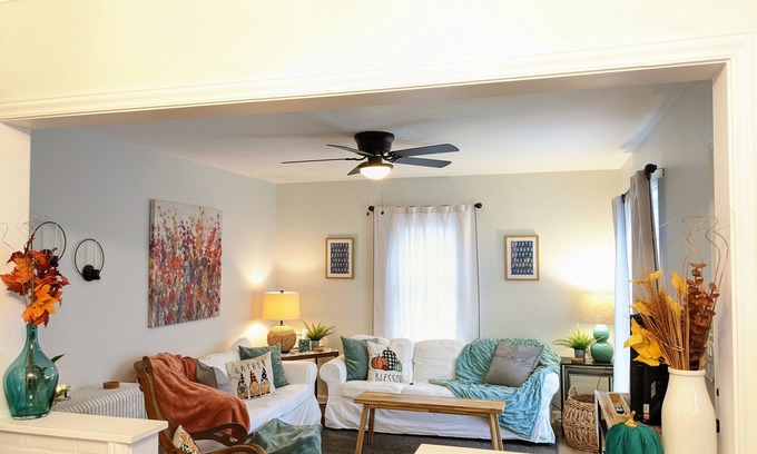 Toledo House | Cozy place for friends and family! A home away from home!