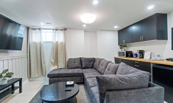 Carleton Place House | Cozy & Private Basement Suite with All Amenities