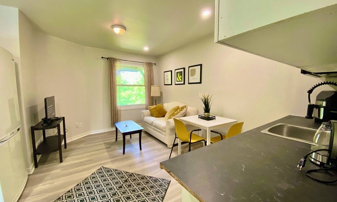 Newmarket Apartment | Cozy private one bedroom suite