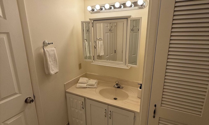 Rio Rancho House | Cozy private suite in pleasant Rio Rancho with AC, WiFi, TV