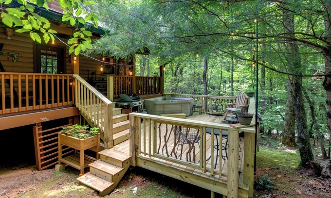 Otto Cabin | Cozy, private, tranquil mountain getaway in Otto NC near babbling creek.