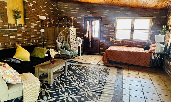 Rotterdam House | Cozy, Private1-bedroom in charming Schenectady with Private Bathroom