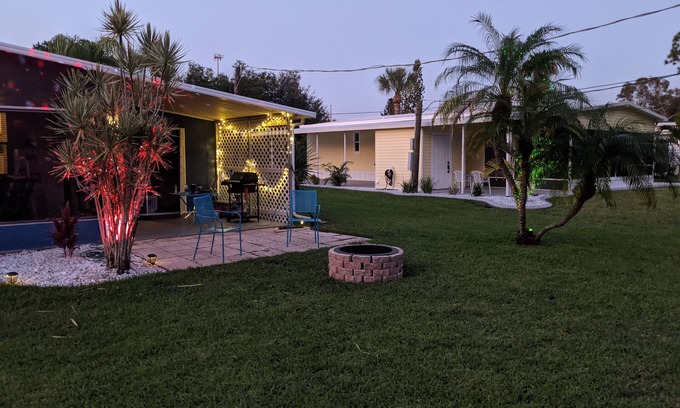 Grove City House | Cozy & quaint home just 10 min to beach Enjoy Spa/Hot tub
