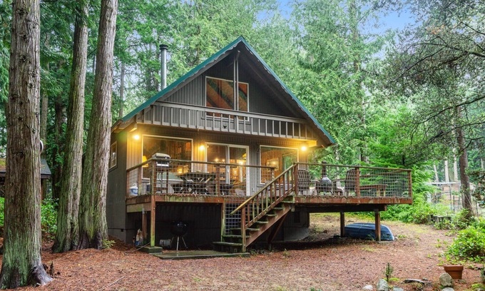 Lopez Island Ski Chalet | Cozy & Quiet Cabin w/Natural beauty - Prime Locale on Southern Lopez Island