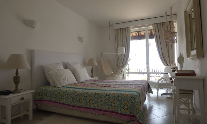 Ferragudo House | COZY & QUIET with magnificent view of the Atlantic Ocean and 5 min from the beach