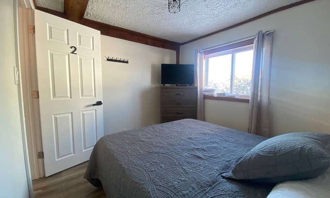 Algoma District House | Cozy Quincy: Comfortable stay near Hwy. 17.