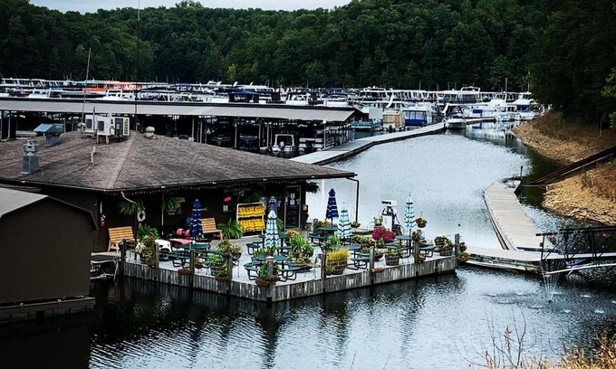 Woodbine Cabin | Cozy real log cabin 10 mins from Cumberland Falls State Park, Laurel River Lake