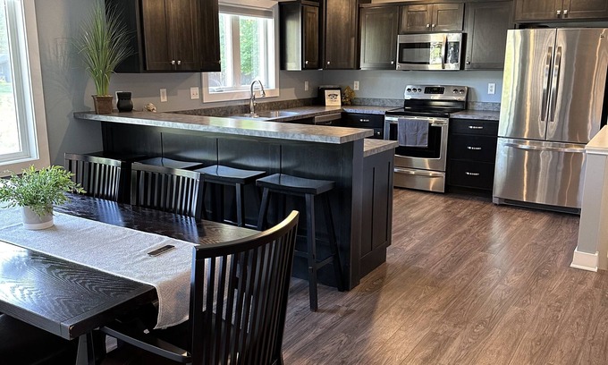 Ventura House | Cozy remodeled home in Ventura Heights a block from Clear Lake