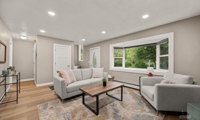 Rogers Park House | Cozy Remodeled Home UMED District