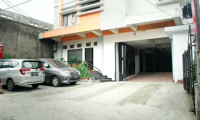 Setiabudi House | Cozy Residence Cipedes Bandung
