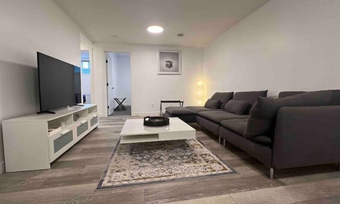 Keith Apartment | Cozy Retreat: Basement Hideaway