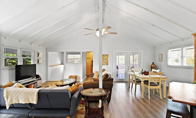 Babson Park House | Cozy Retreat Near Crooked Lake with Gym, Games & Deck Views