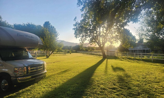 Cottonwood-Verde Village House | Cozy riverfront RV in the heart of wine country "Dandy @ Verde Retreat"