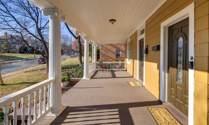 Roanoke Apartment | Cozy Roanoke Vacation Rental: 2 Mi to Downtown!