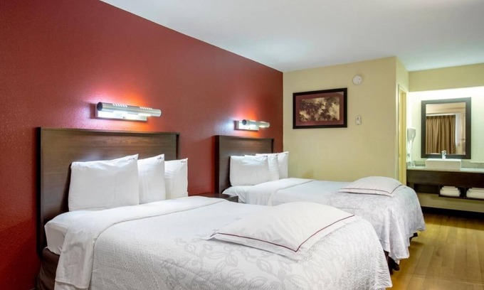 Linthicum Heights House | Cozy Room w/Free Airport Shuttle and Cable TV – Ideal for Travelers