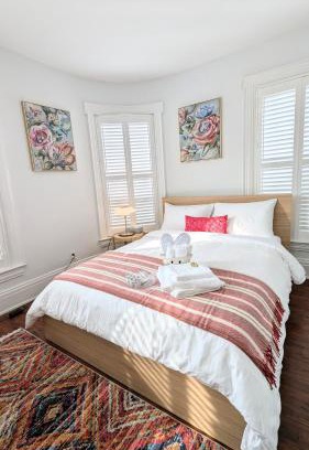 Parkdale House | Cozy Room with Private Kitchen, Private Bathroom