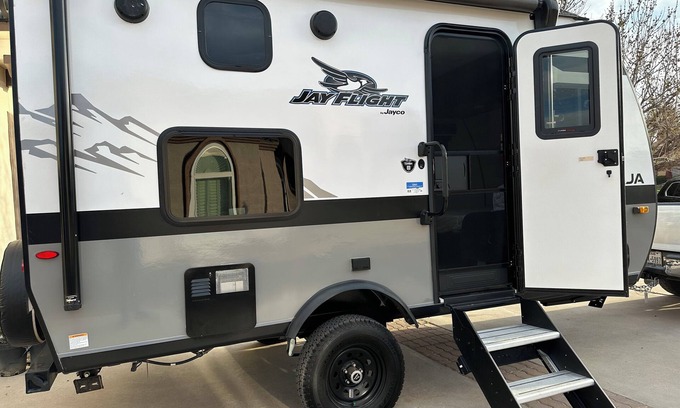 Tall Timbers - Brechtel House | Cozy RV with AC and WiFi in Lovely Terrytown