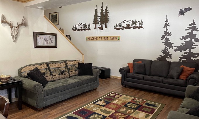Athelstane Cabin | Cozy & secluded on 53 acres & driveway access to miles of ATV/snowmobile trails!