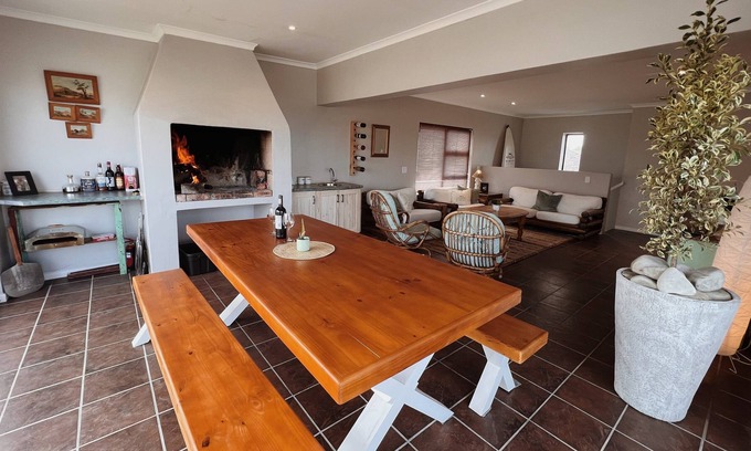 Struisbaai House | Cozy Self Catering House in Struisbaai close to the Most Southern Tip of Africa.