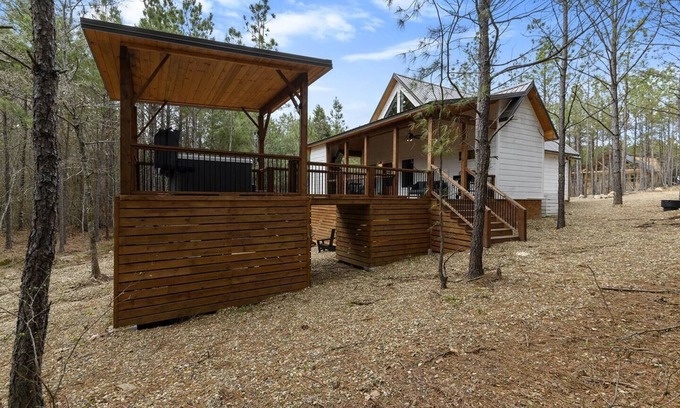 Pickens Cabin | Cozy serene couples cabin w Hot Tub/great location