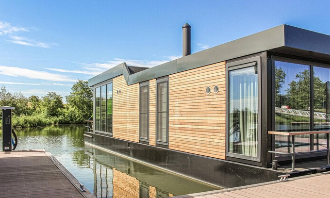 Ohe en Laak Boat Rental | Cozy ship in Ohé & Laak with kitchen