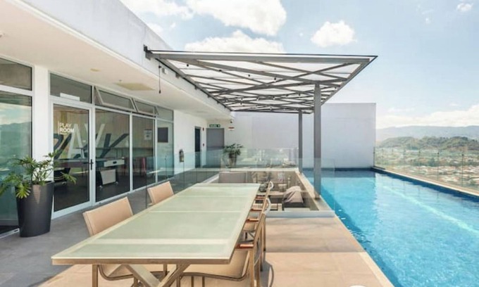 San Pedro Apartment | Cozy Space w/Rooftop Pool + Gym