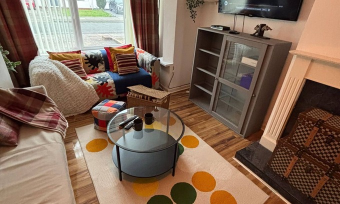 Castle Bromwich House | Cozy Stay Near Airport/NEC/HS2/Contractors