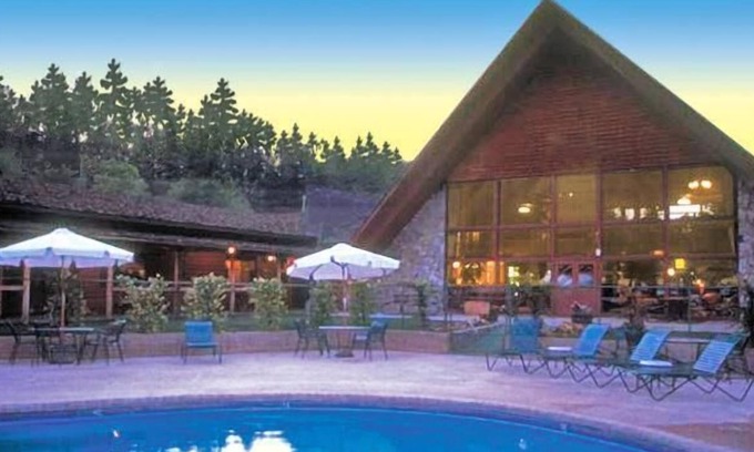 Kohls Ranch Apartment | Cozy Studio at Base of Mogollon Rim w/Resort Pool, WiFi & More!