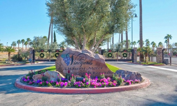 Coachella Apartment | Cozy studio in enjoyable Coachella with AC, fitness room, WiFi, Peacefulness…