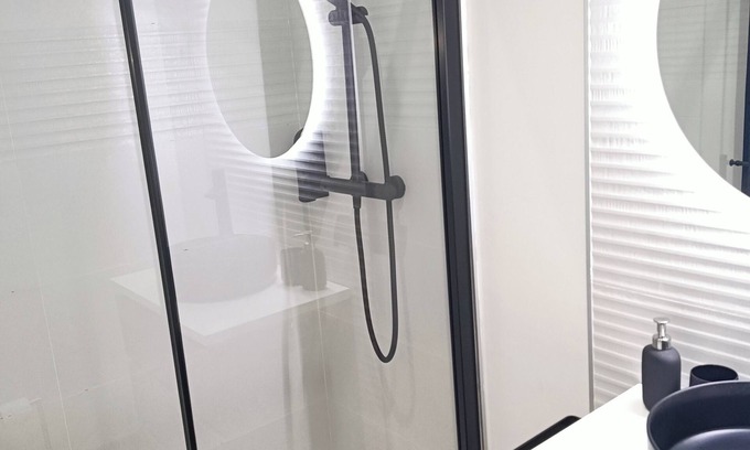 Numancia Apartment | Cozy Studio Madrid