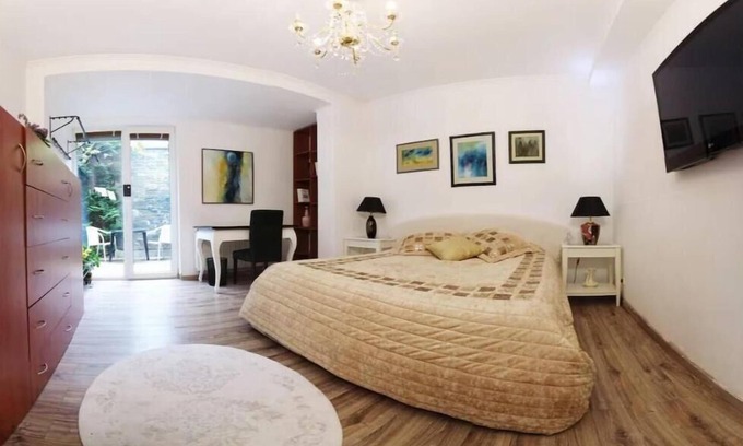 Tuchomerice Apartment | Cozy Studio with Garden